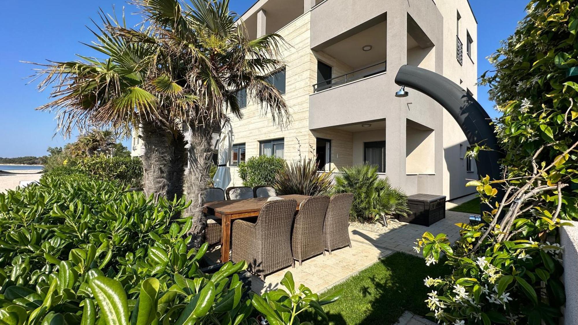 Apartments The Beach Resort Vir Zewnętrze zdjęcie